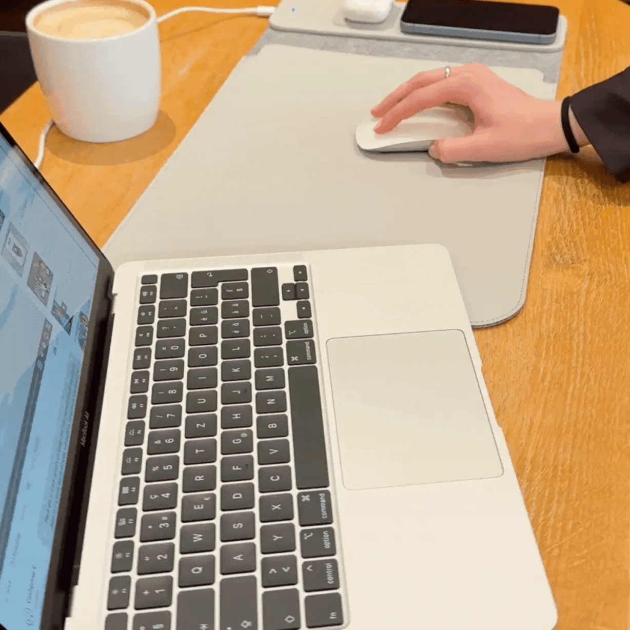 Ladende 4-in-1 Laptophülle